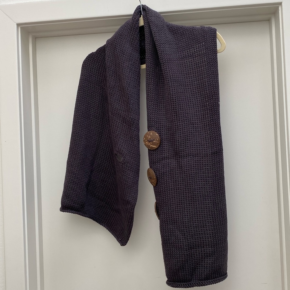 Knit wrap gray color with big buttons